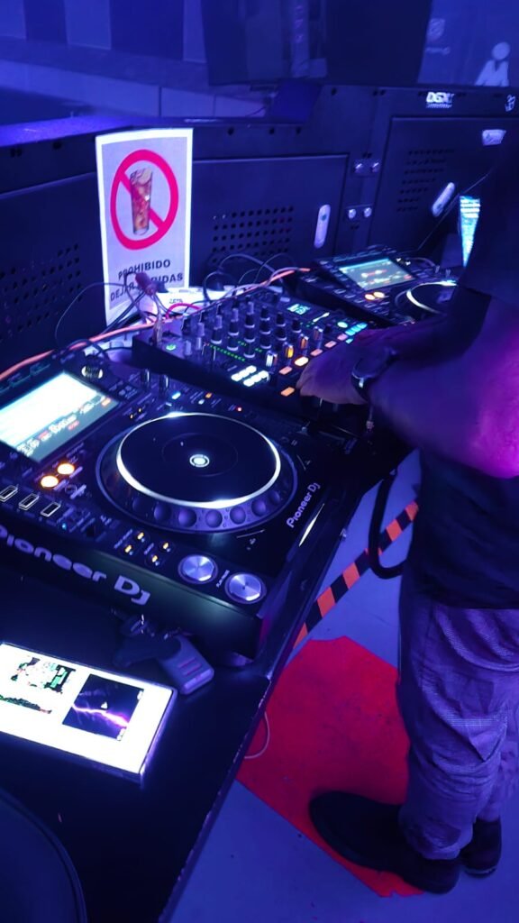 Academia Cabina, Límite music events